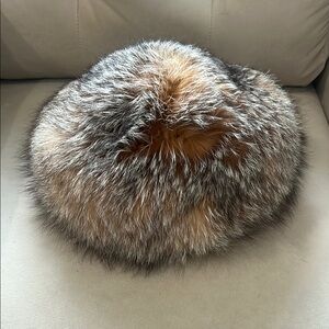 Neiman Marcus Fur Hat in Gray and Brown. 7”
Opening